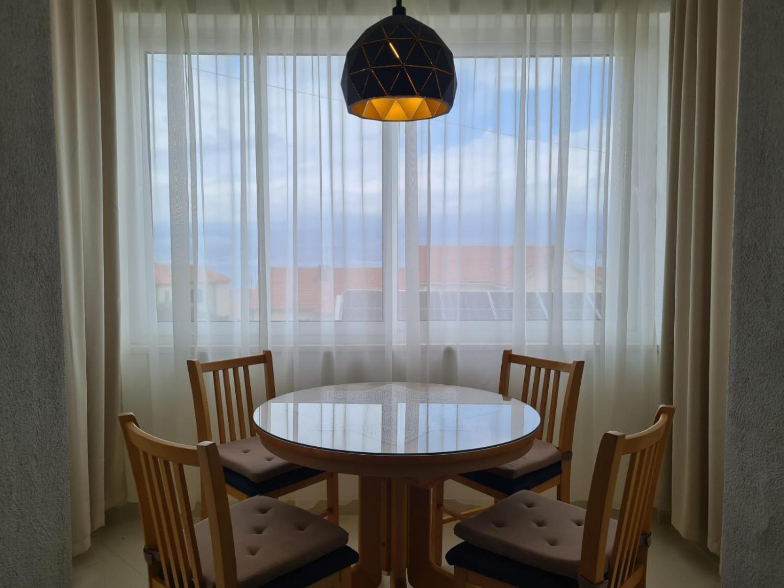 Apartments Jelena Supetar - Four Apartments - A Small House With A Private Yard - Two-Room Apartment With A Sea View - Studio Apartment - Two-Room Apartment With Garden View- Free Parking Kültér fotó