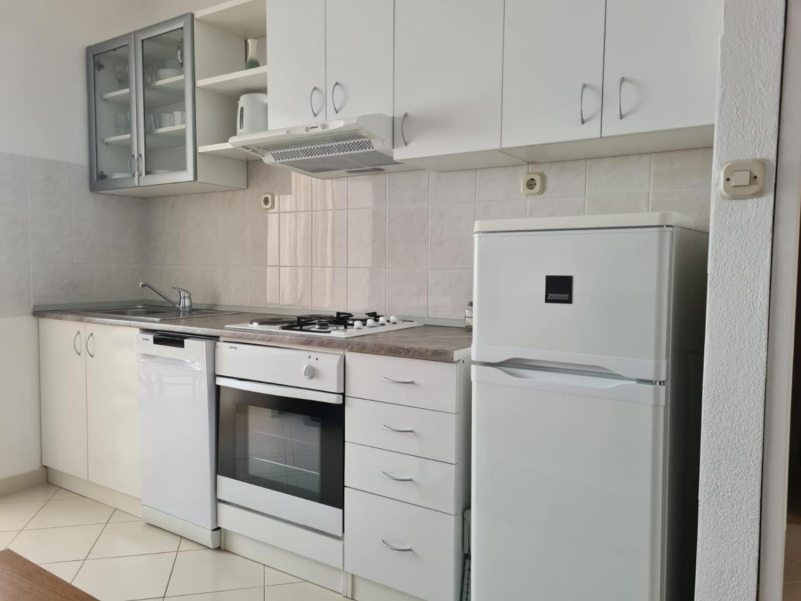 Apartments Jelena Supetar - Four Apartments - A Small House With A Private Yard - Two-Room Apartment With A Sea View - Studio Apartment - Two-Room Apartment With Garden View- Free Parking Kültér fotó