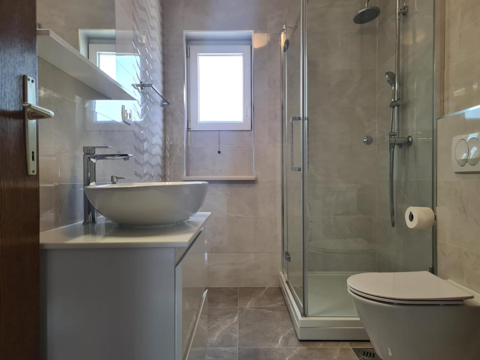 Apartments Jelena Supetar - Four Apartments - A Small House With A Private Yard - Two-Room Apartment With A Sea View - Studio Apartment - Two-Room Apartment With Garden View- Free Parking Kültér fotó