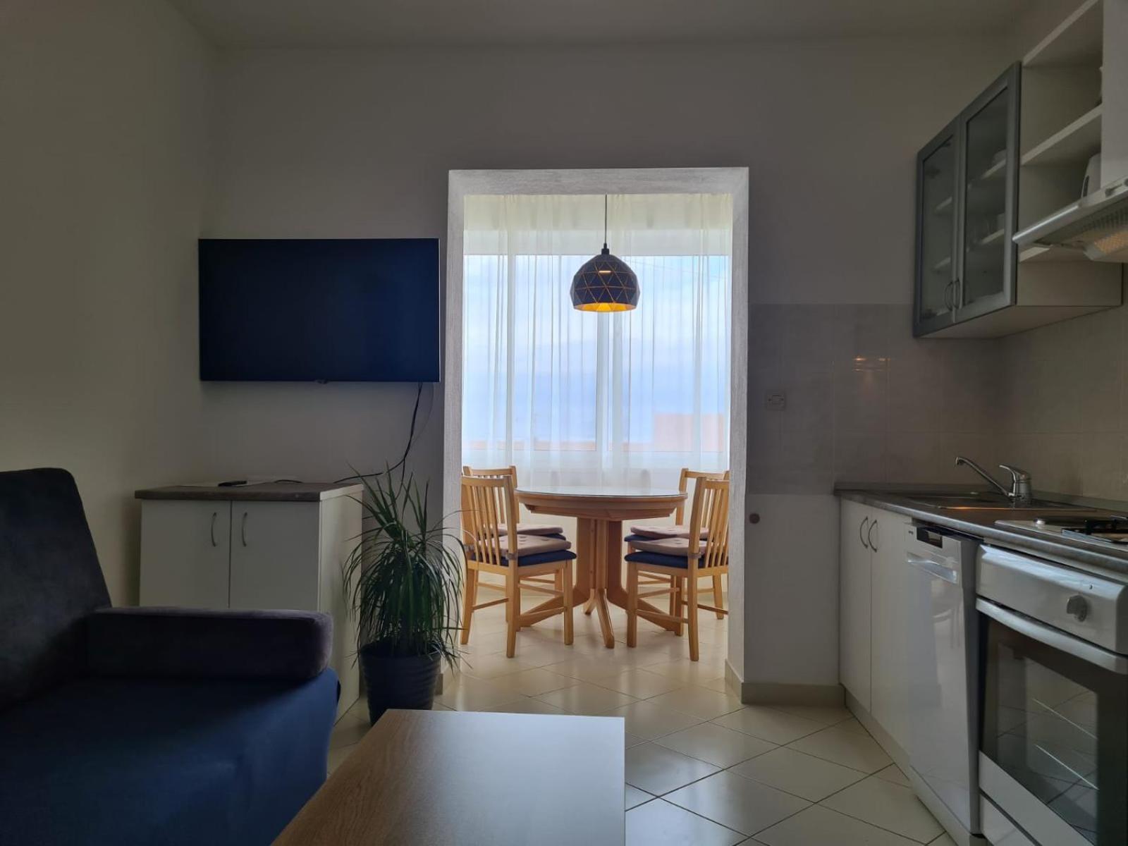 Apartments Jelena Supetar - Four Apartments - A Small House With A Private Yard - Two-Room Apartment With A Sea View - Studio Apartment - Two-Room Apartment With Garden View- Free Parking Kültér fotó