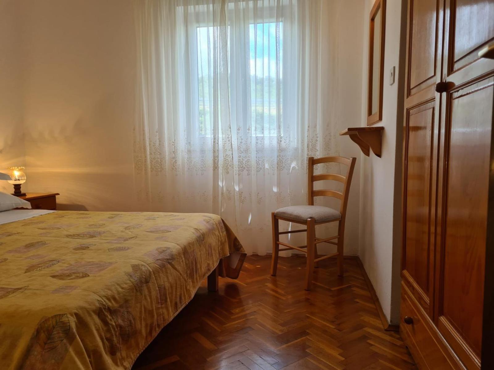 Apartments Jelena Supetar - Four Apartments - A Small House With A Private Yard - Two-Room Apartment With A Sea View - Studio Apartment - Two-Room Apartment With Garden View- Free Parking Kültér fotó