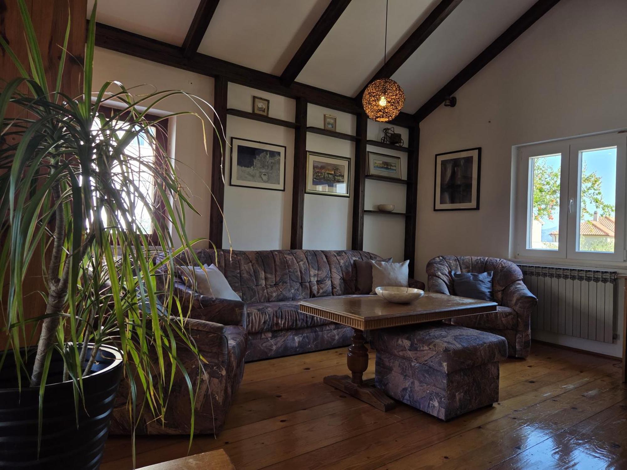 Apartments Jelena Supetar - Four Apartments - A Small House With A Private Yard - Two-Room Apartment With A Sea View - Studio Apartment - Two-Room Apartment With Garden View- Free Parking Kültér fotó